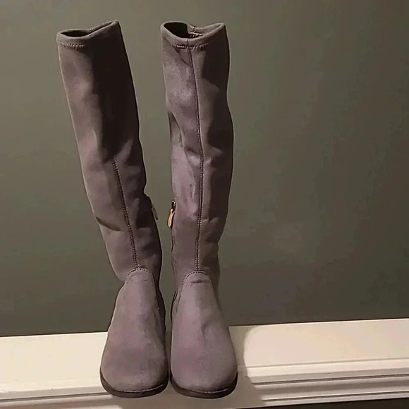 GENTLE SOULS EMMA BOOTS - Picture 2 of 7